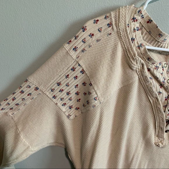 Free People Cream & Floral Long Sleeve Top-Lg - Picture 2 of 8